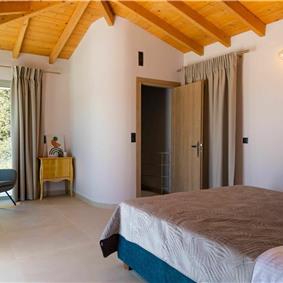 3 bedroom villa with pool & sea views, Makrades, sleeps 6